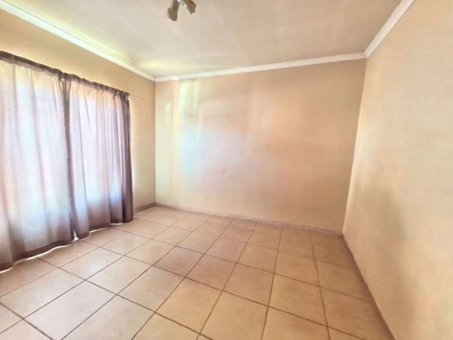 2 Bedroom Property for Sale in Waterval East North West